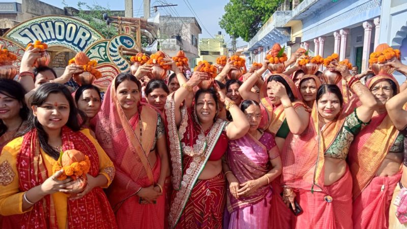 जिन बिम्ब वेदी प्रतिष्ठा महोत्सव कलश यात्रा एवं ध्वजारोहण के साथ आगाज